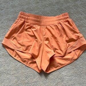 Lululemon Hotty Hot shorts 2.5 in